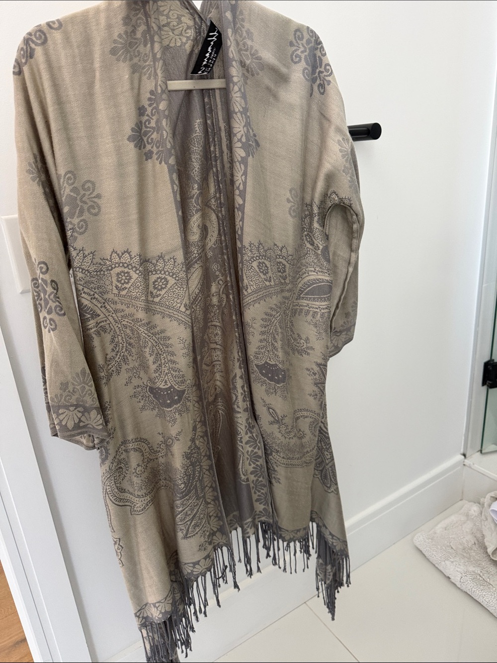 Light Taupe Floral Paisley Fringe Kimono Jacket